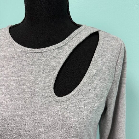 Status By Chenault Textured Knit Long-sleeve Top In Heather gray in size S. - Picture 3 of 5